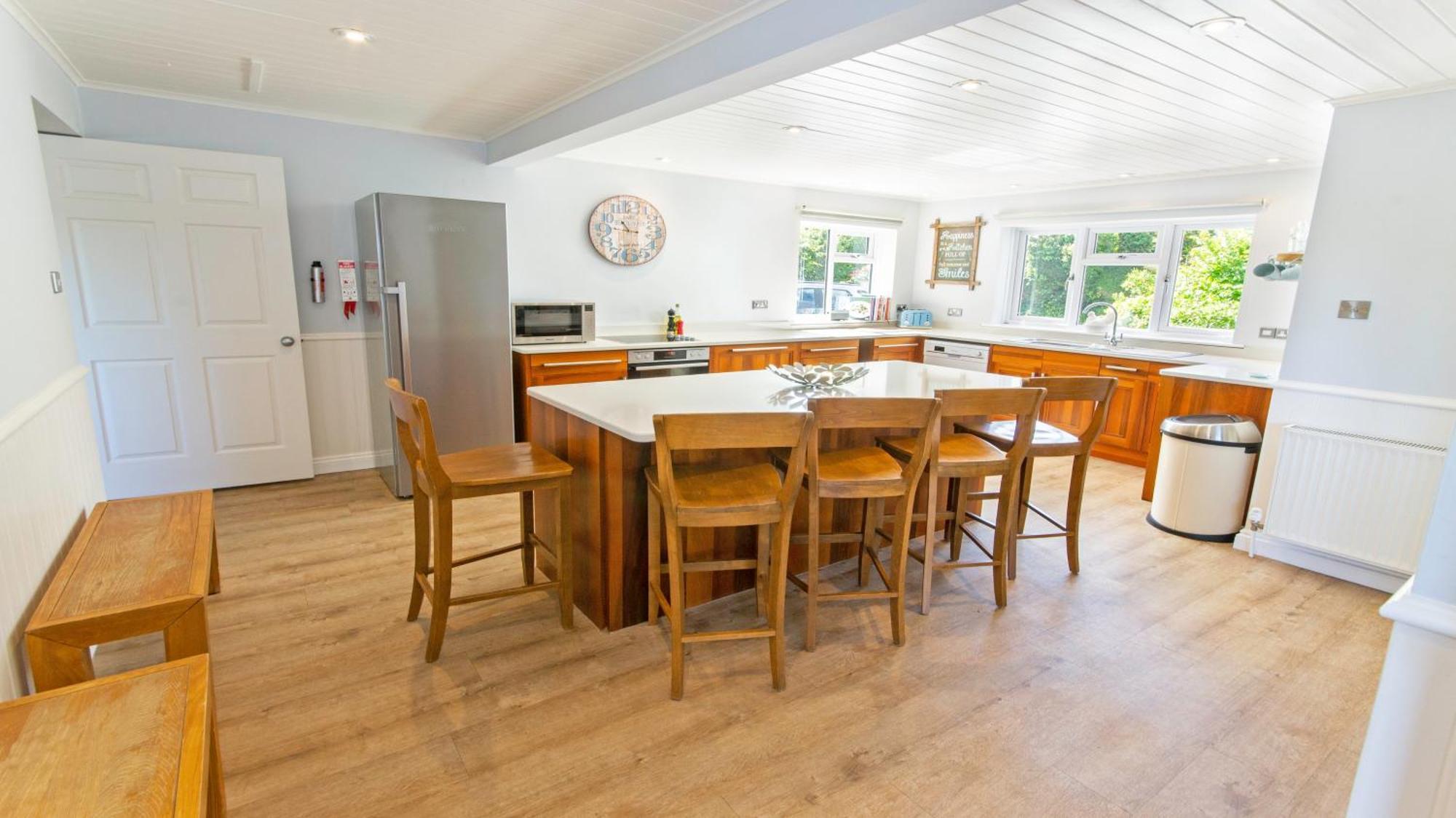 Ladywell Croyde - Super Stylish Large Home With Pool Table, Woodburner, Pizza Oven And Hot Tub Option, Sleeps 12 Exterior photo