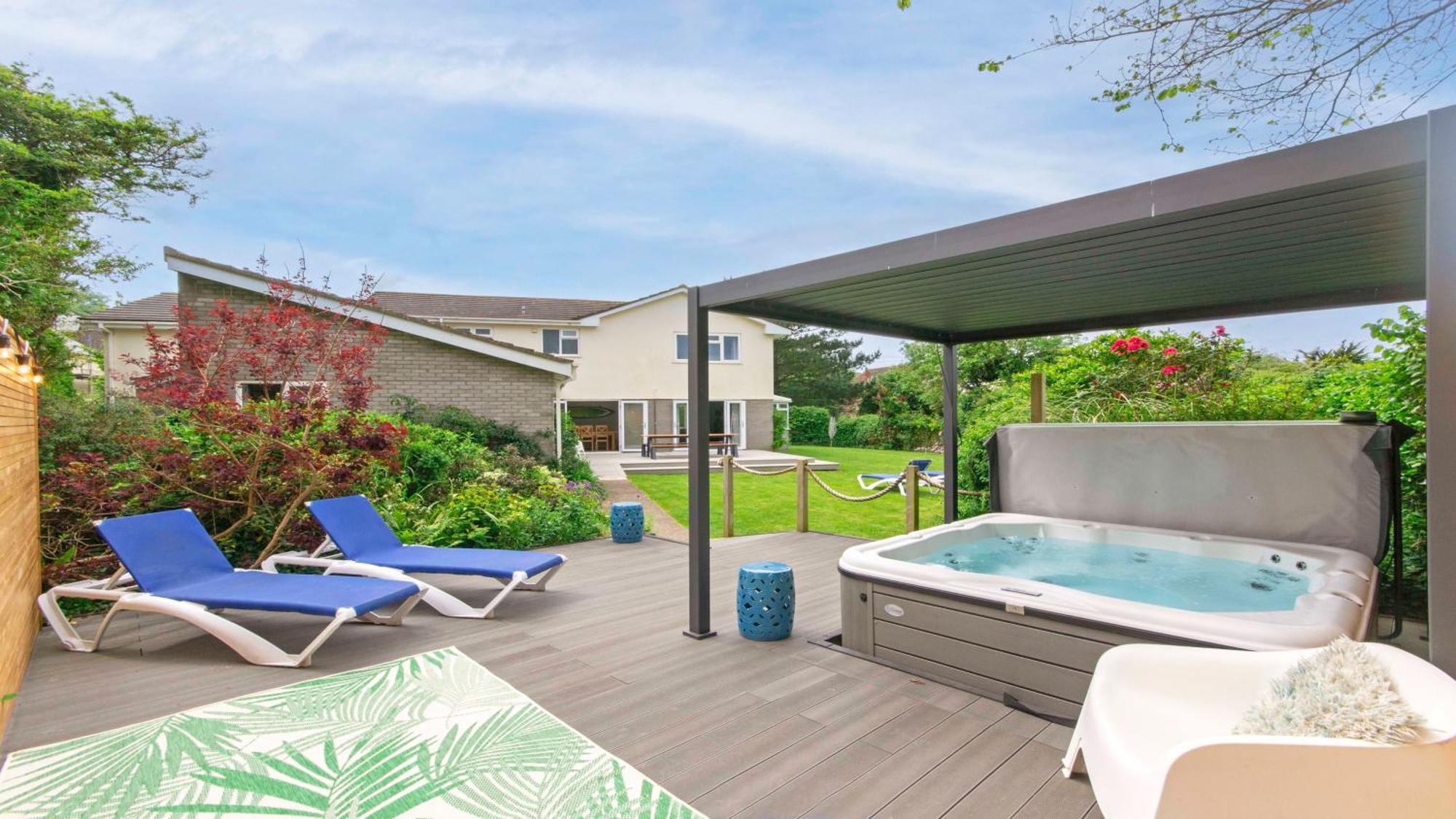 Ladywell Croyde - Super Stylish Large Home With Pool Table, Woodburner, Pizza Oven And Hot Tub Option, Sleeps 12 Exterior photo