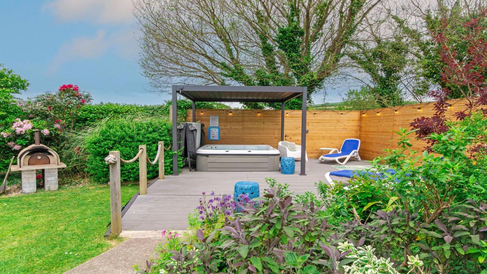 Ladywell Croyde - Super Stylish Large Home With Pool Table, Woodburner, Pizza Oven And Hot Tub Option, Sleeps 12 Exterior photo